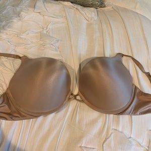 Victoria’s Secret bombshell bra